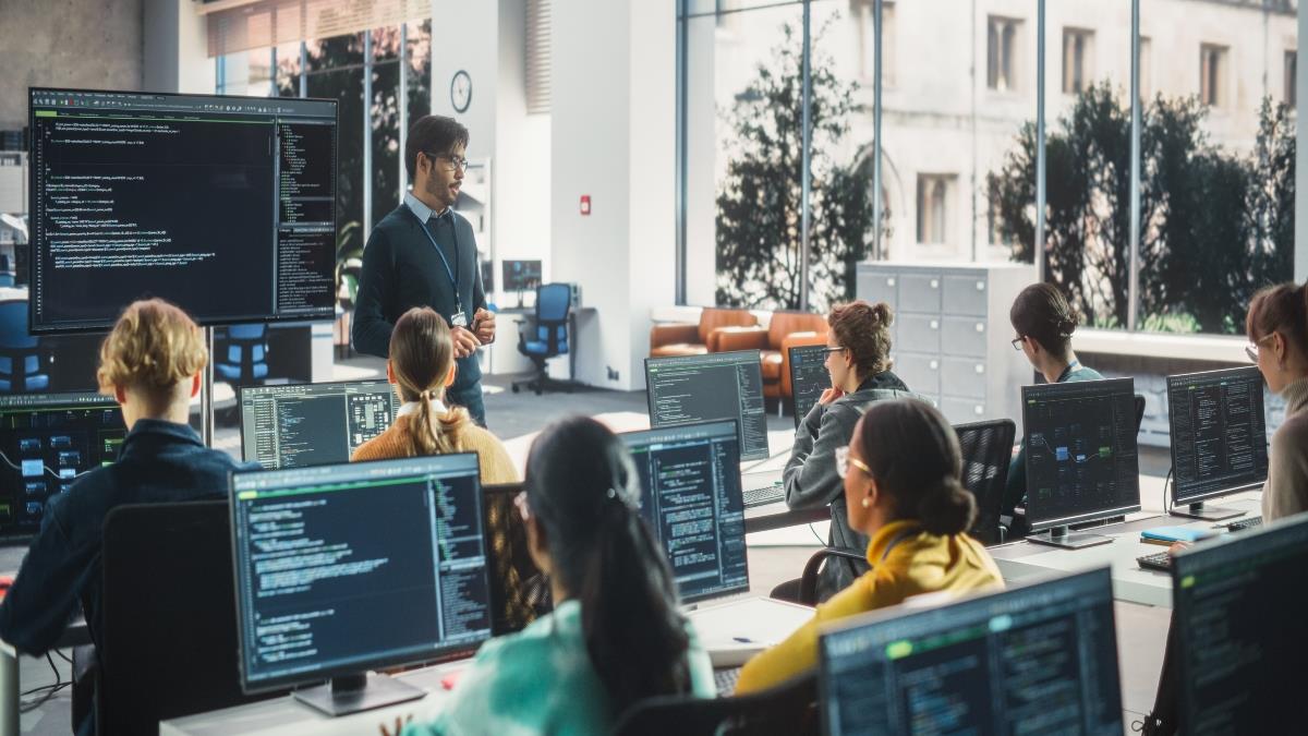 Ir a: Ciencias de la computación: carrera, campo laboral y salarios